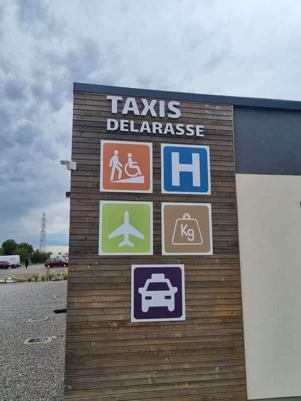 Enseigne Taxis Delarasse